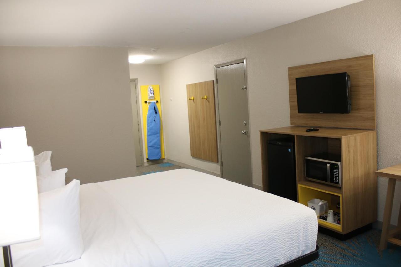Days Inn By Wyndham Waco University Area Экстерьер фото