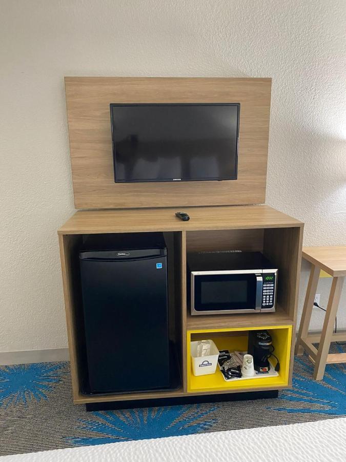 Days Inn By Wyndham Waco University Area Экстерьер фото