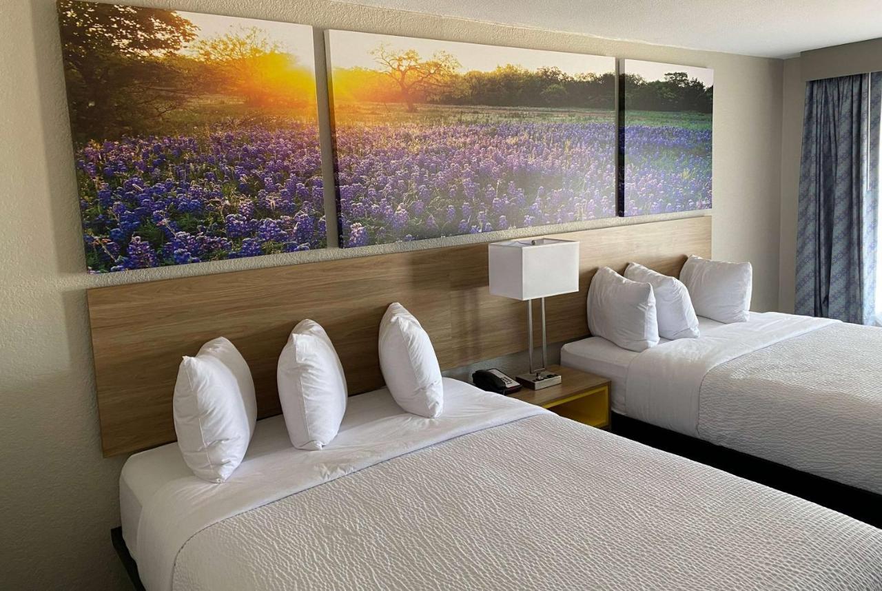Days Inn By Wyndham Waco University Area Экстерьер фото