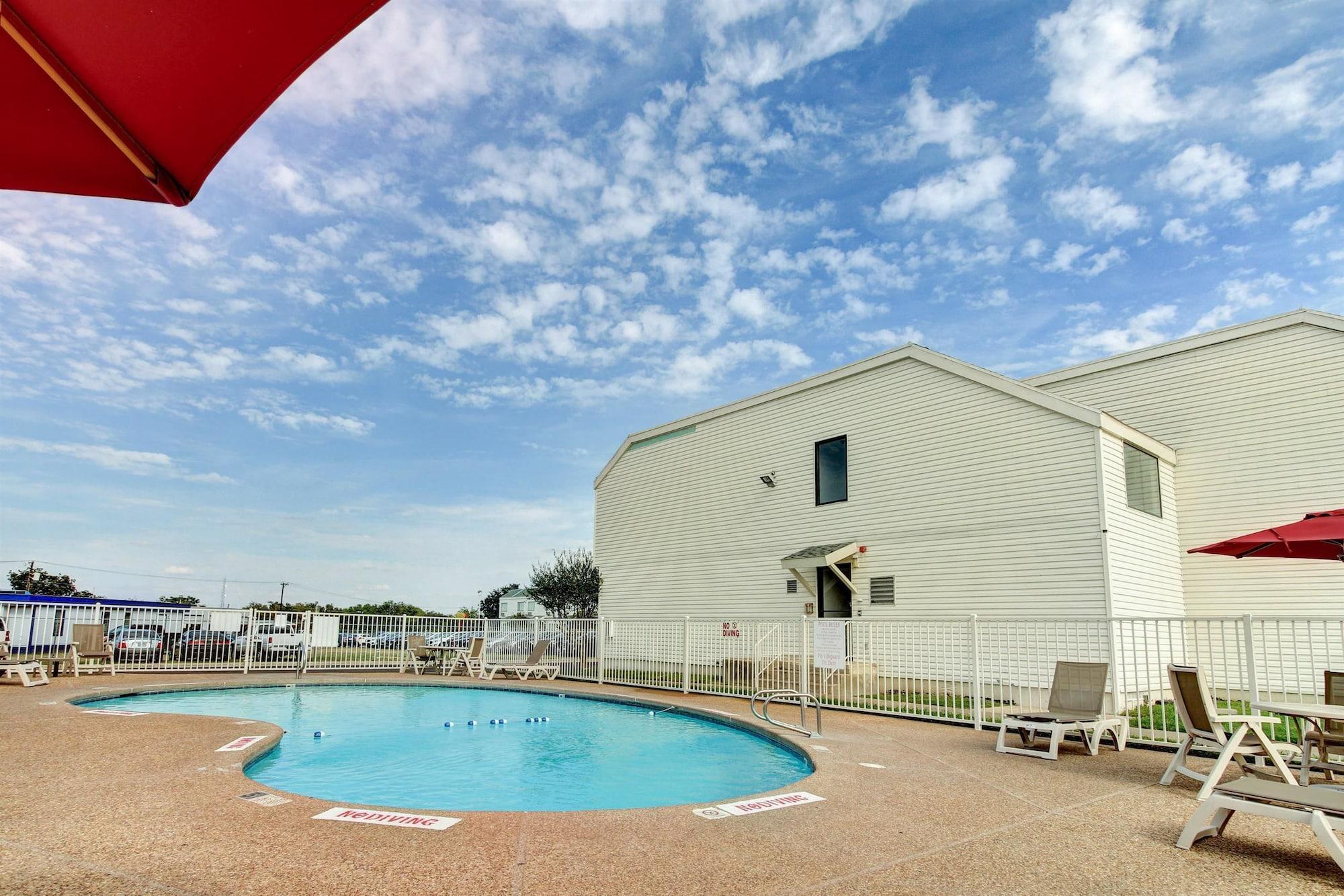Days Inn By Wyndham Waco University Area Экстерьер фото