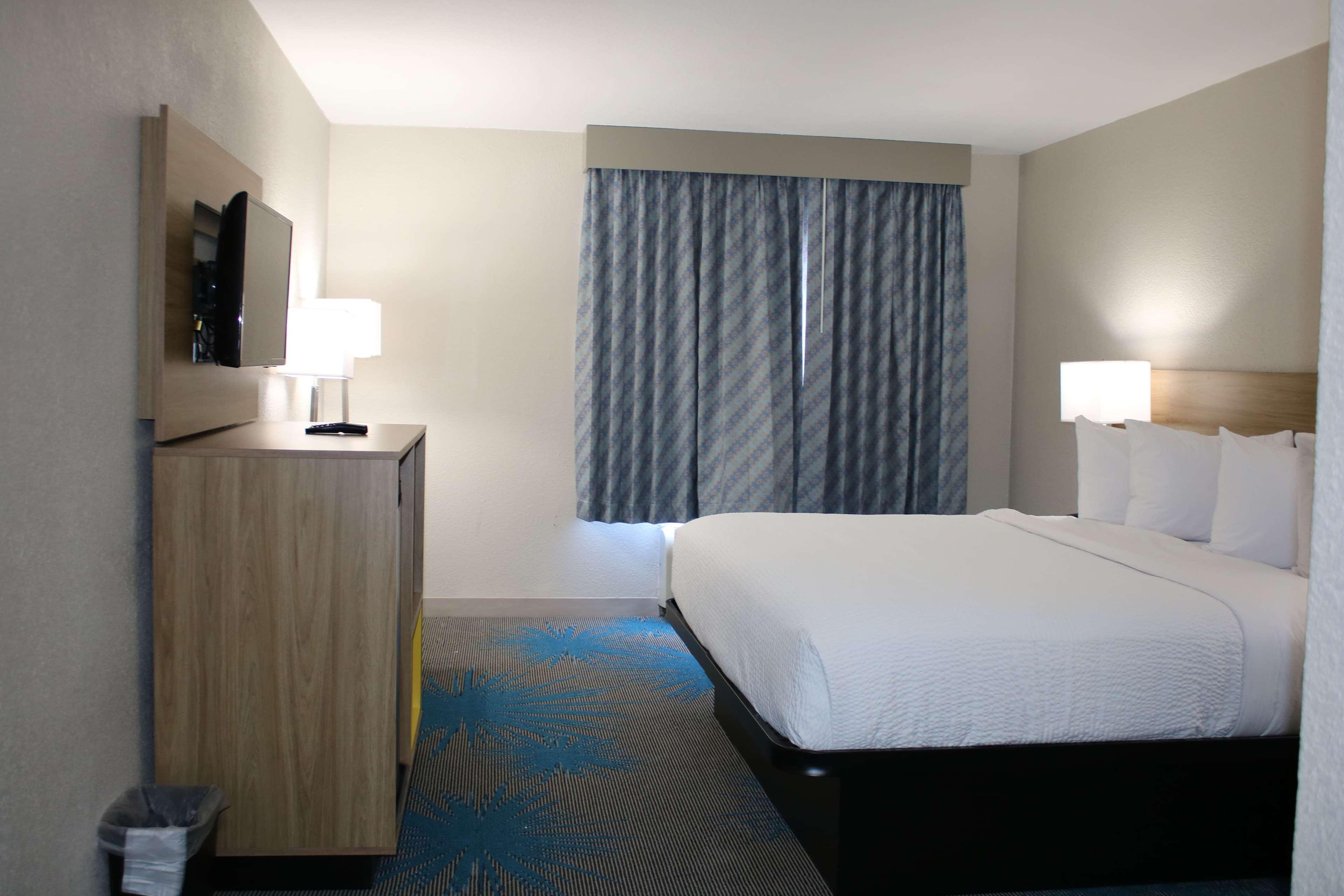 Days Inn By Wyndham Waco University Area Экстерьер фото