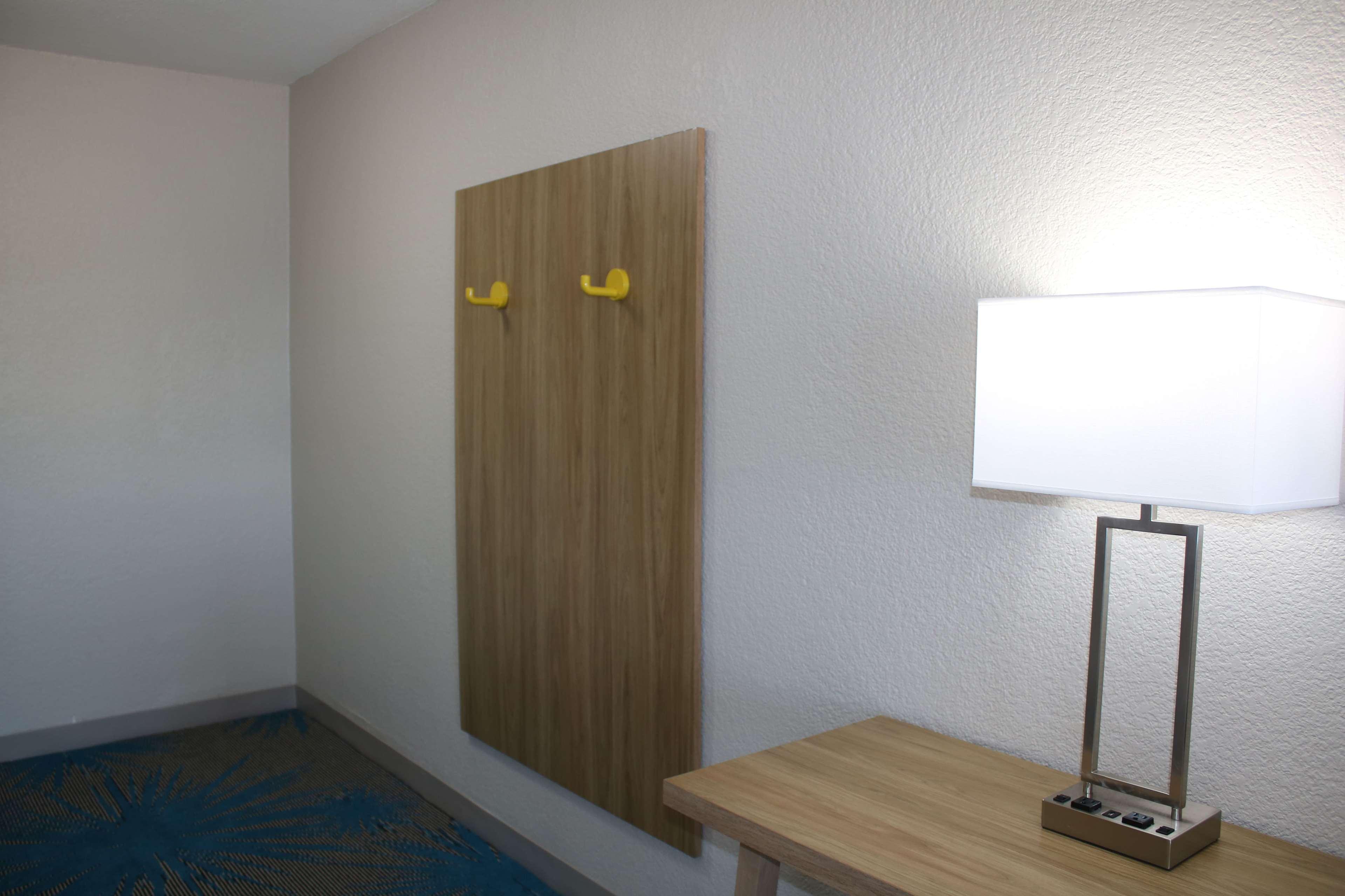 Days Inn By Wyndham Waco University Area Экстерьер фото