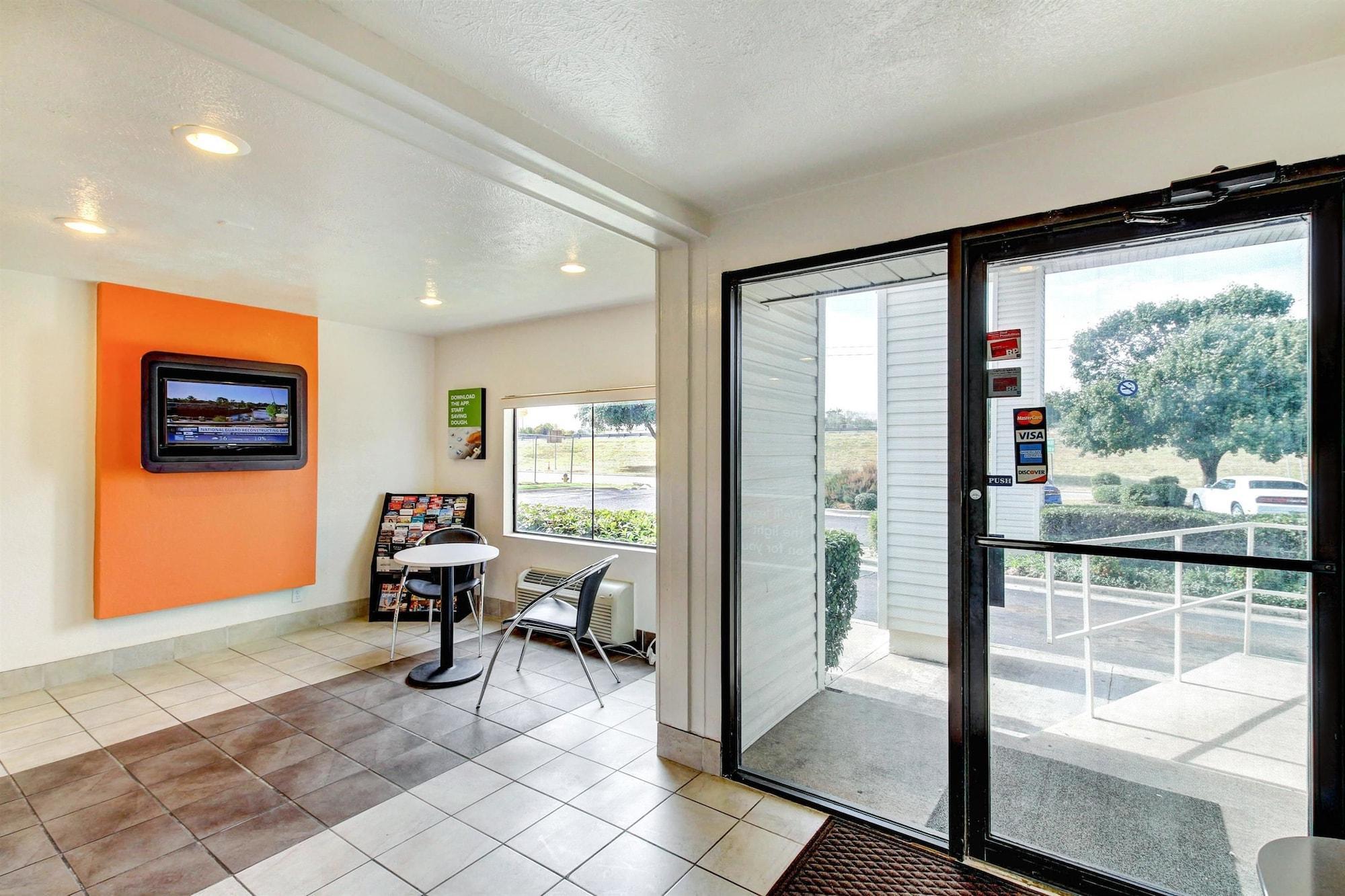 Days Inn By Wyndham Waco University Area Экстерьер фото