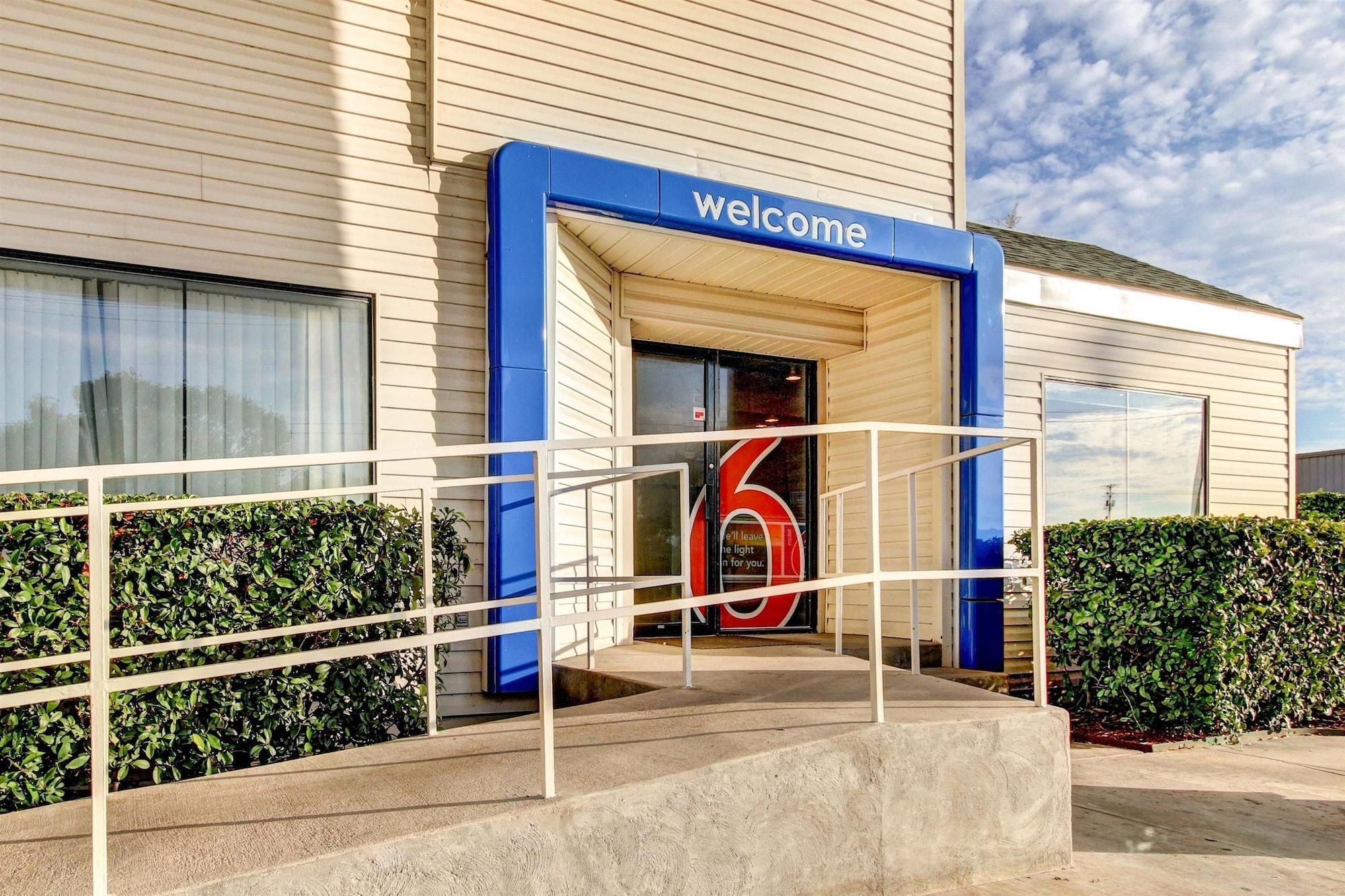 Days Inn By Wyndham Waco University Area Экстерьер фото