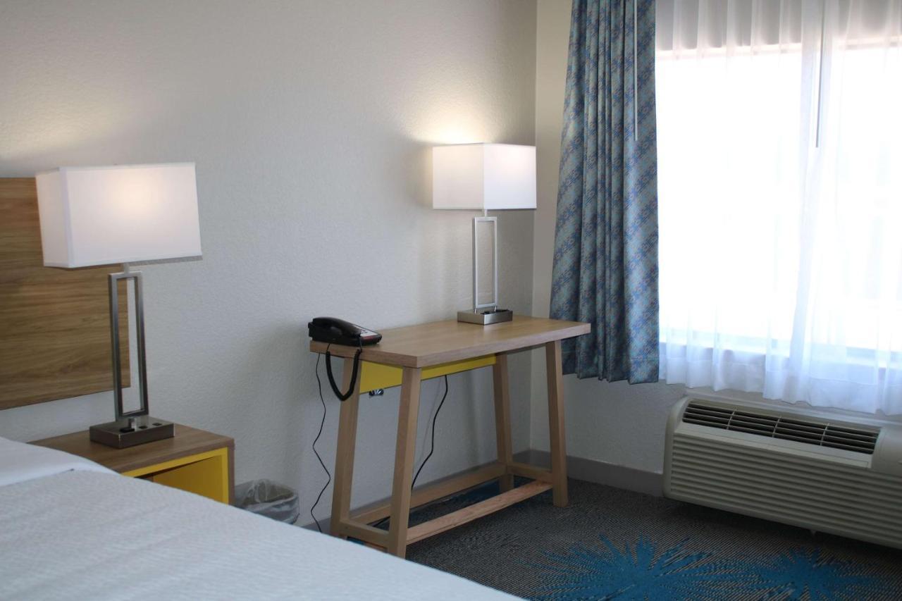 Days Inn By Wyndham Waco University Area Экстерьер фото